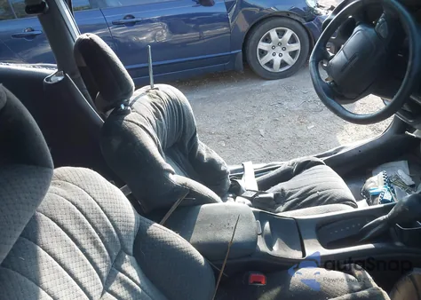 2000 Pontiac Grand Prix Gtp z USA, uszkodzony, nr VIN 1G2WR121XYF194934